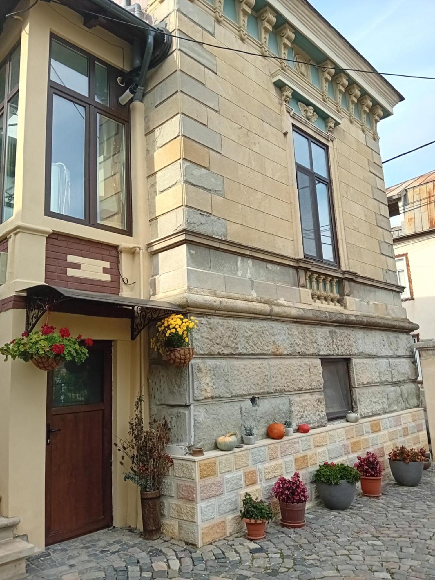 Hotel Casa Continentelor Campulung Exterior foto